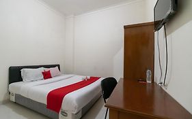 Reddoorz Near Hive Bekasi Harapan Indah